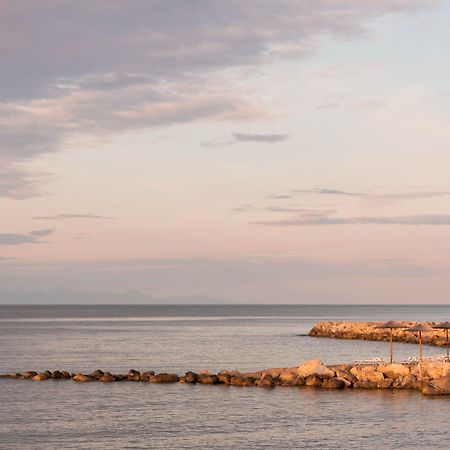 Calma Beach Hotel スタブロス エクステリア 写真