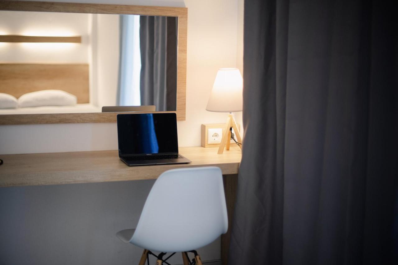 Calma Beach Hotel スタブロス エクステリア 写真