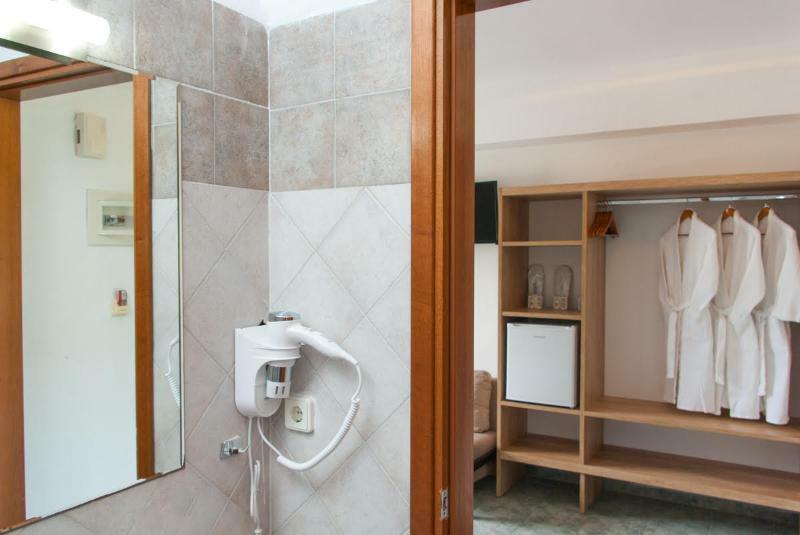 Calma Beach Hotel スタブロス エクステリア 写真